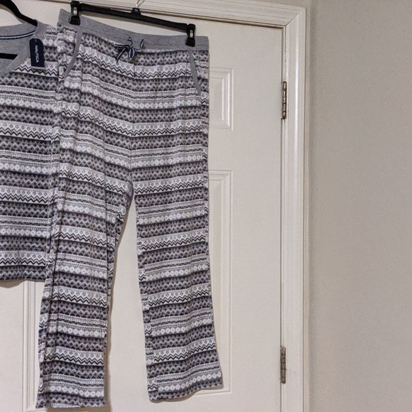 Nautica Women's Lounge Set - Picture 5 of 6